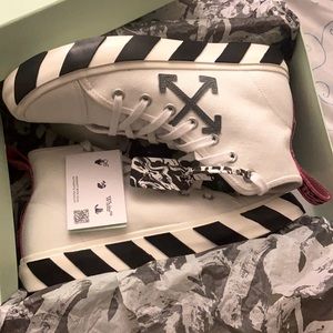 Offwhite Vulcanize High Top size 42 (US 9)